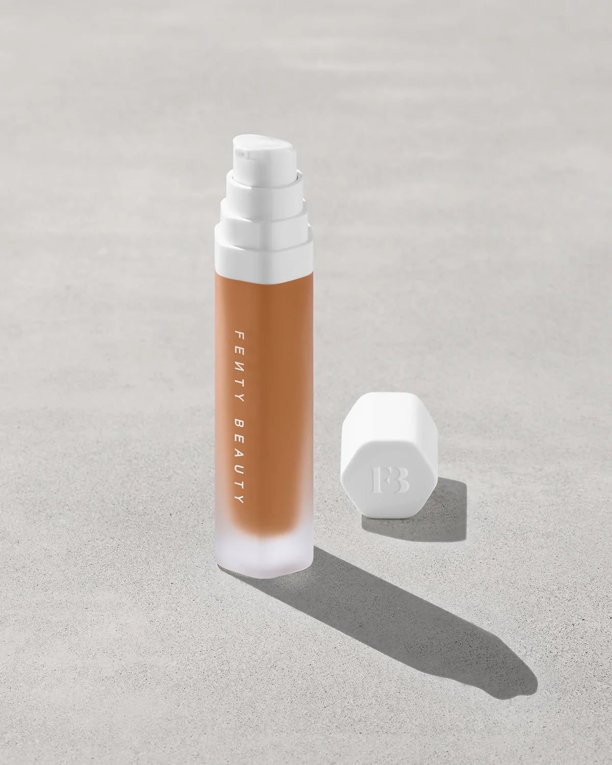 Base de maquillaje de larga duración Soft'lit Naturally Luminous