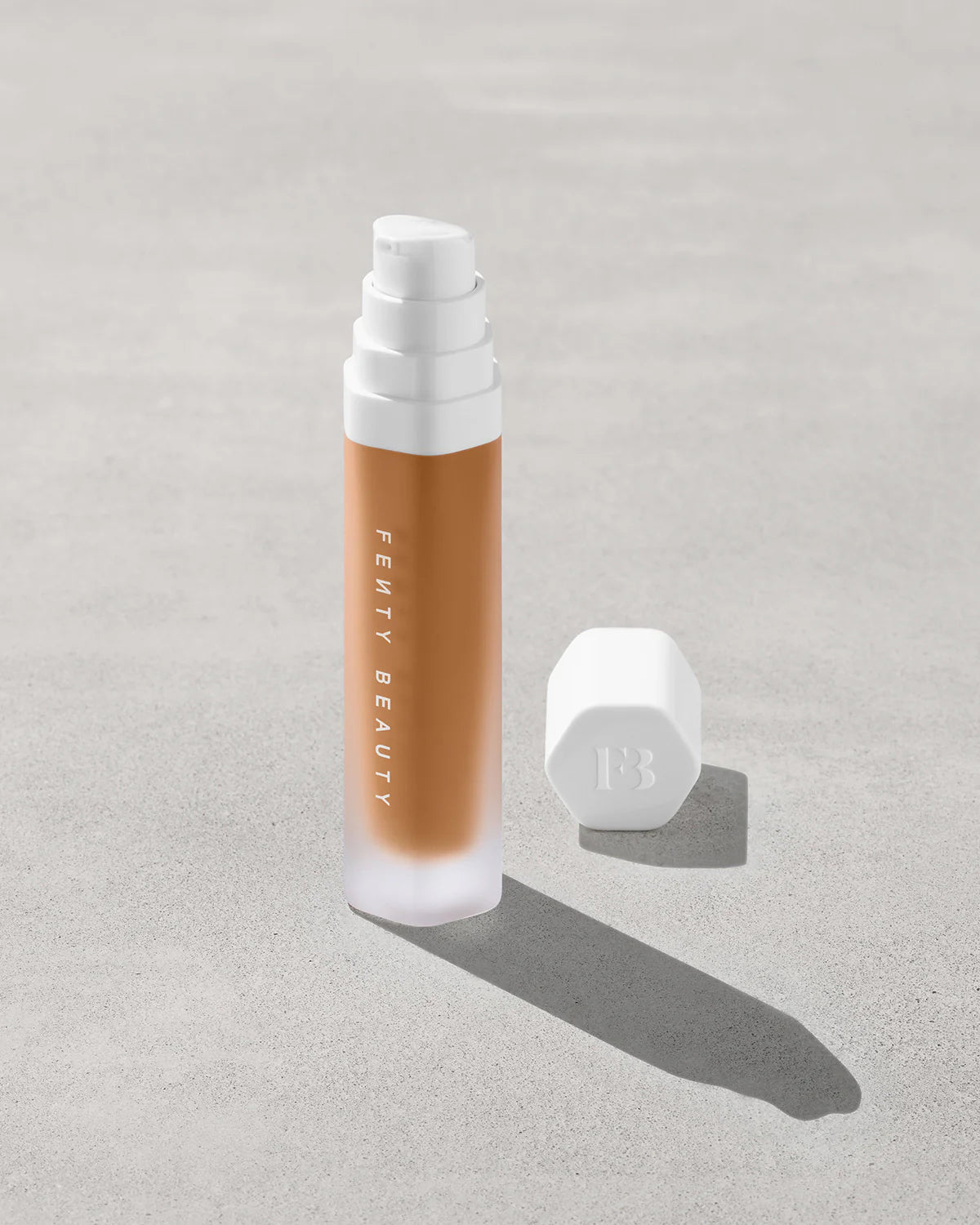 Base de maquillaje de larga duración Soft'lit Naturally Luminous