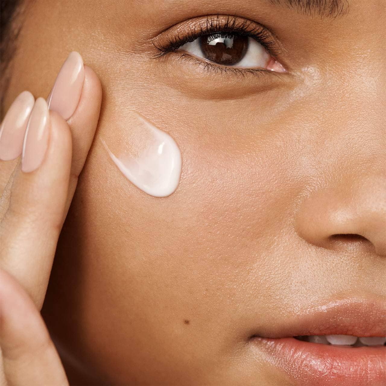 La crema con humectante facial TFC8®