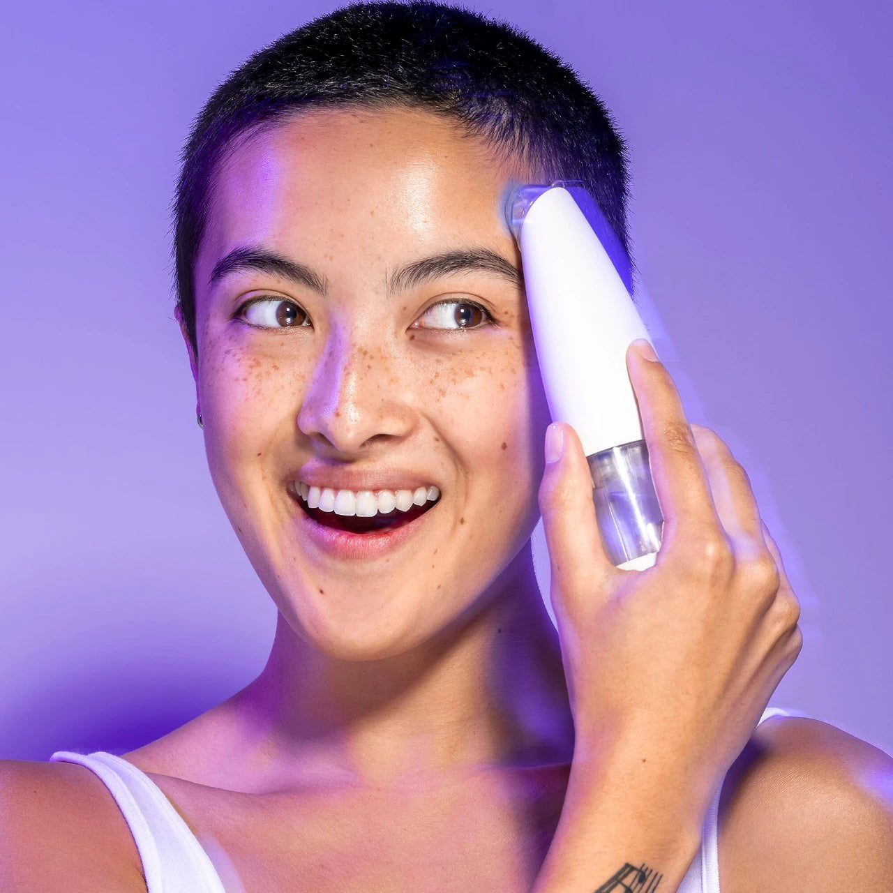 Limpiador de poros GLOfacial Hydro-Infusion + Herramienta clarificadora con LED azul