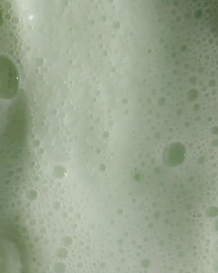 Cargar vídeo: The Essence Foaming Cleanser