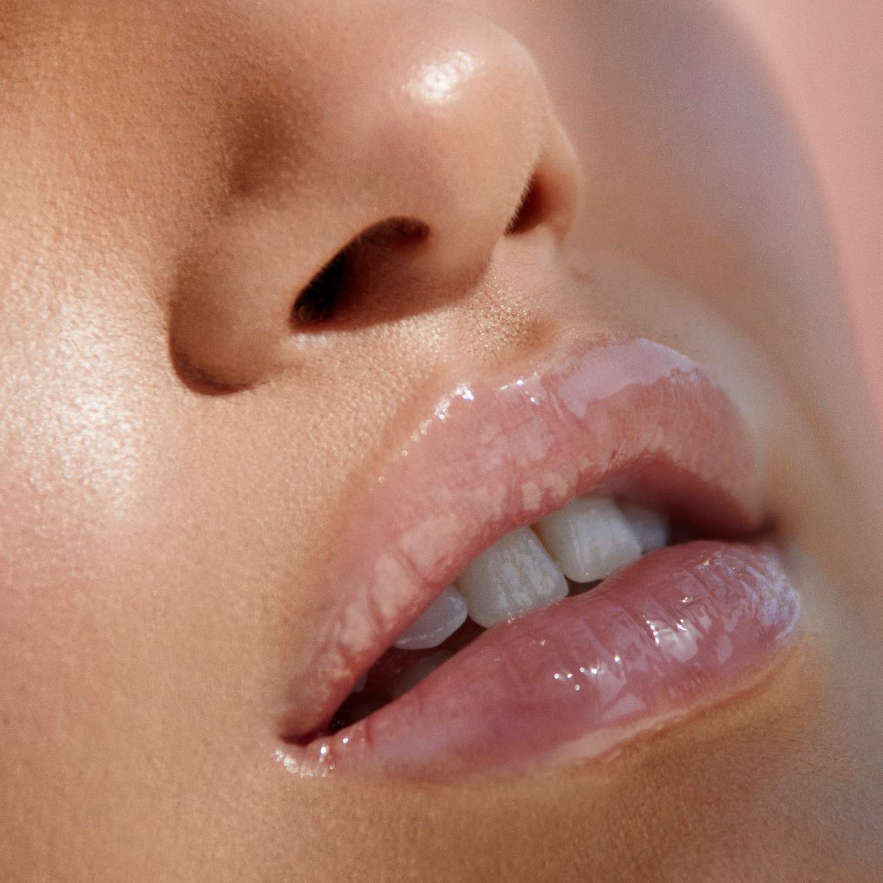 Mini suero voluminizador para labios Moistureglow™ para llevar